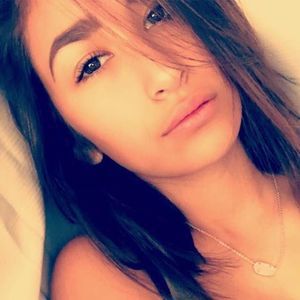 Meet your Posher, Una